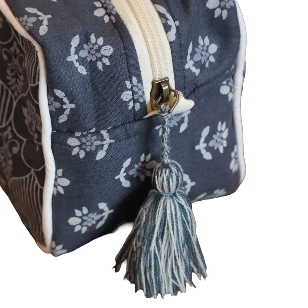 Travel the World Big Pouch - Charcoal Grey - Image 3