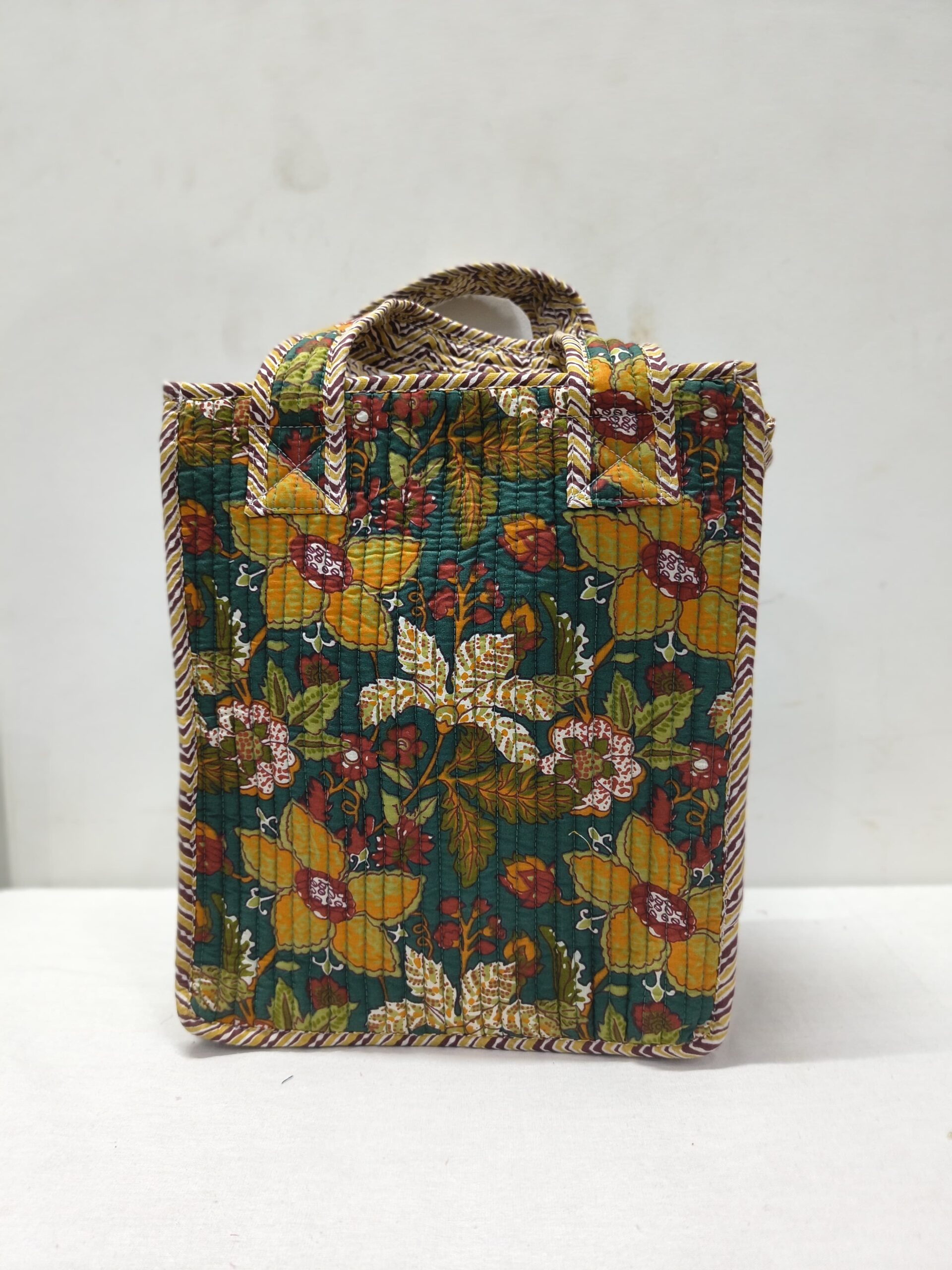 Evergreen Garden Quilted Cotton Lunch Bag with Bottle Holder