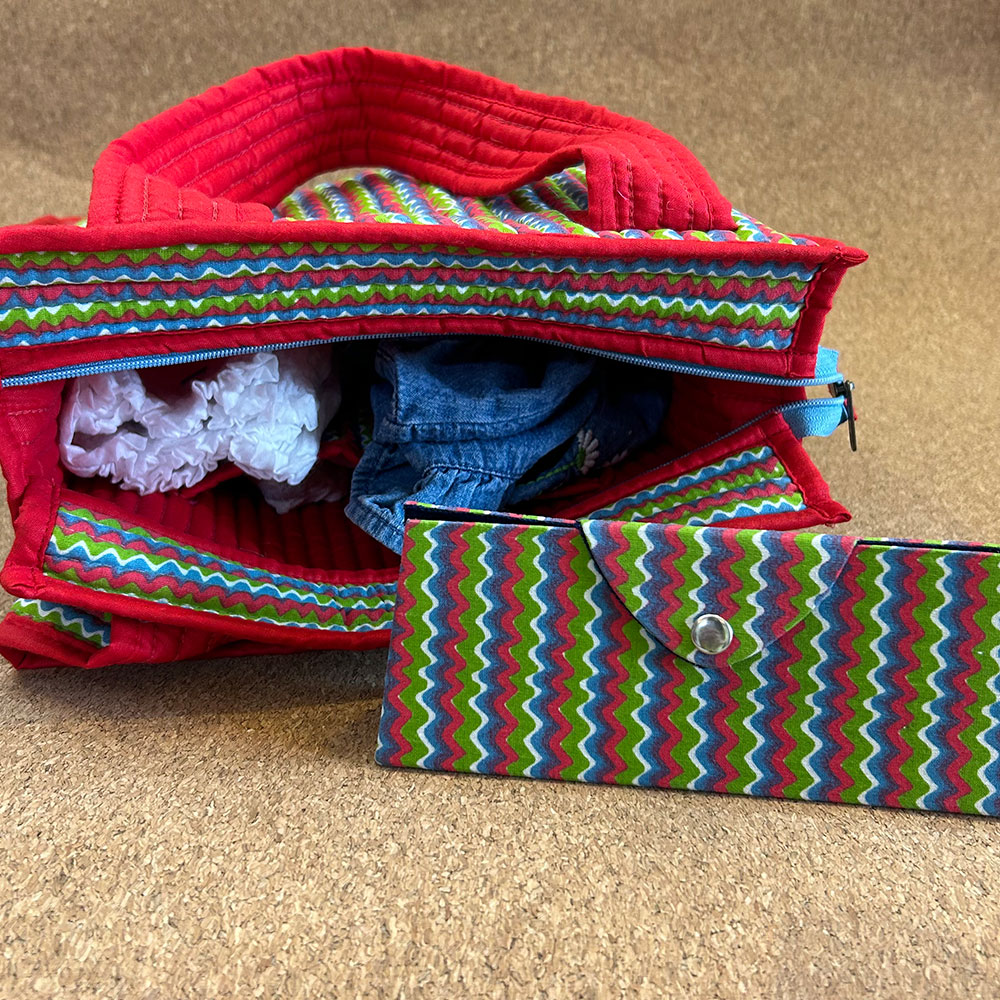 Red Fiesta Companion Bag | Handcrafted Everyday Tote for Books, Picnics & More - Image 4